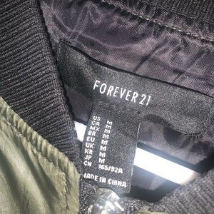 OLIVE GREEN FOREVER 21 CROPPER JACKET , SIZE MEDIUM